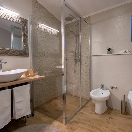 Villa Beautiful Libero With A Pool Jacuzzi Sauna *