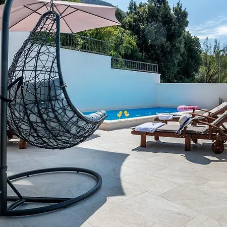 Beautiful Libero With A Pool Jacuzzi Sauna Makarska